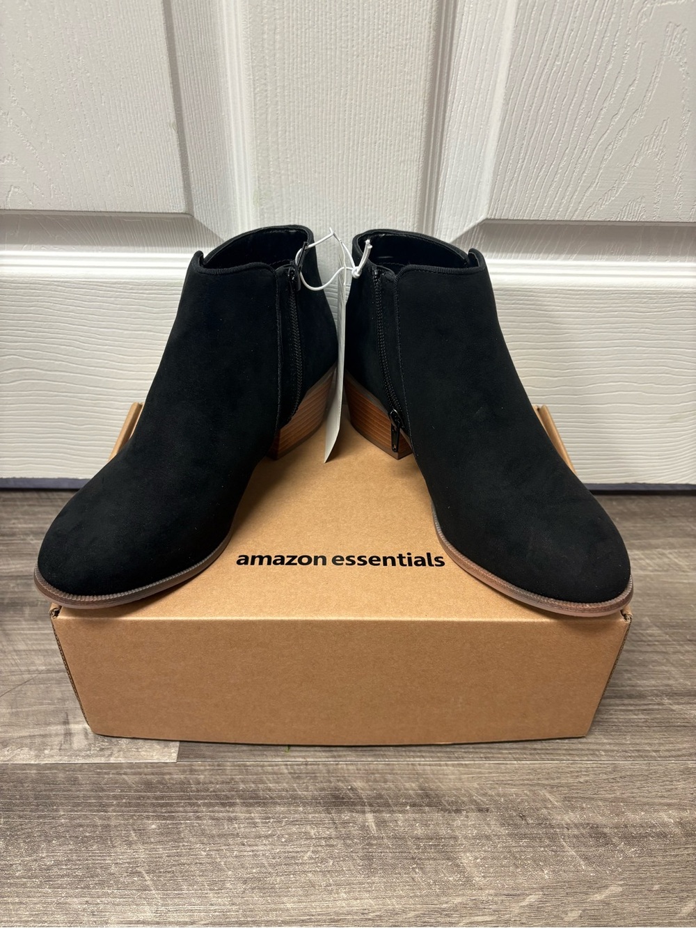NWT- Amazon Essentials Black Suede-Look Ankle Booties with Stacked Heel- size 7